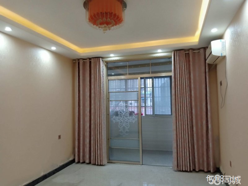 东一小学,新市医院,华信万吉市委广场,有证可按揭过,首付低